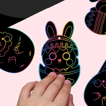 12 adet paskalya tavşanı Renkli boyama seti DIY Yumurta askı süsleri çocuk Hediye Scratch kağıt oyuncak Festoon paskalya dekorasyonu