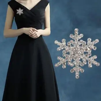 2021 Kore Versiyonu Broş Moda Yeni Kış Dekorasyon Noel Kar Tanesi Kristal Broş Takı Toptan Korsaj Vahşi