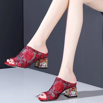 Kadın Sandalet Bayanlar Pompaları Örgü Kare Topuk Yaz Ayakkabı Terlik Moda Seksi Kayma Çiçek Kadın Rahat Kadın ayakkabı