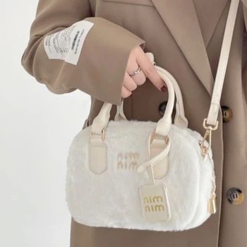 MBTI Bayan Kış Peluş omuzdan askili çanta Yumuşak Kabarık Sevimli Sonbahar Çantalar ve Çanta Lüks Tasarımcı Rahat Zarif Crossbody Çanta Görüntü 2