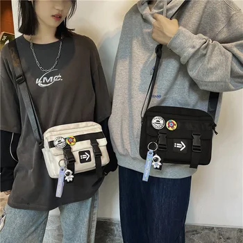 Siyah Beyaz Moda Naylon Küçük Kare Çanta Harajuku Kız Düz Renk omuzdan askili çanta 2021 Çok Fonksiyonlu Çapraz Cep Telefonu Çantası