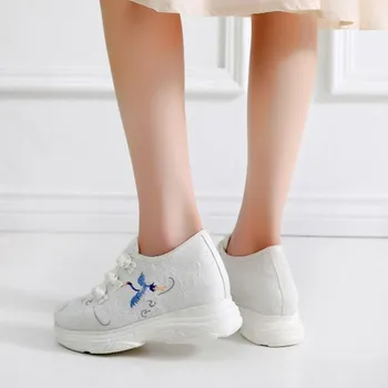Vintage Bahar Sneakers Kadınlar için İşlemeli rahat ayakkabılar Bayanlar Seyahat Spor Ayakkabı Etnik koşu ayakkabıları кроссовкиченские Görüntü 2
