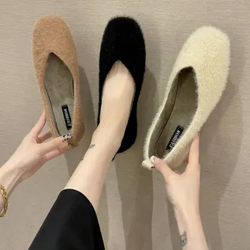 Yeni moda kış kadın düz ayakkabı yuvarlak kafa peluş kadın ayakkabısı sonbahar ve kış peluş peluş tabanlık sıcak kadın loafer'lar