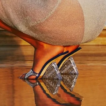 Çeşitli Şekiller Rhinestone Bezeme Garip Kama topuk Katır Slingback Peep Toe Kare Ayak İçi Boş Tasarım kadın ayakkabısı